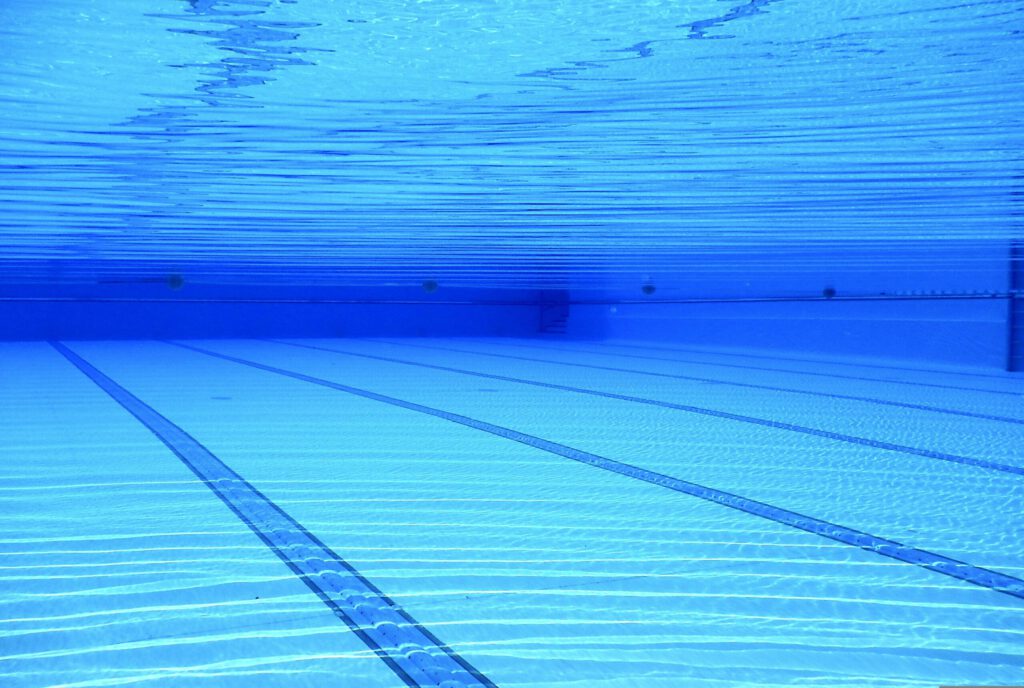 Schwimmbecken